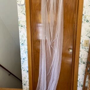 Elegant Sheer Wedding Veil with Pearl Accents